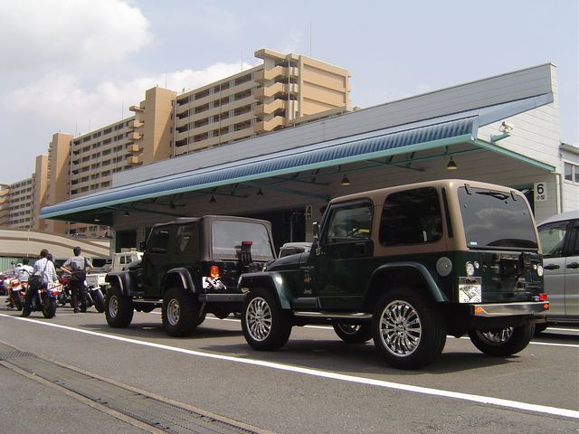 http://www.4x4life.jp/shops/2008/07/18/2716.jpg